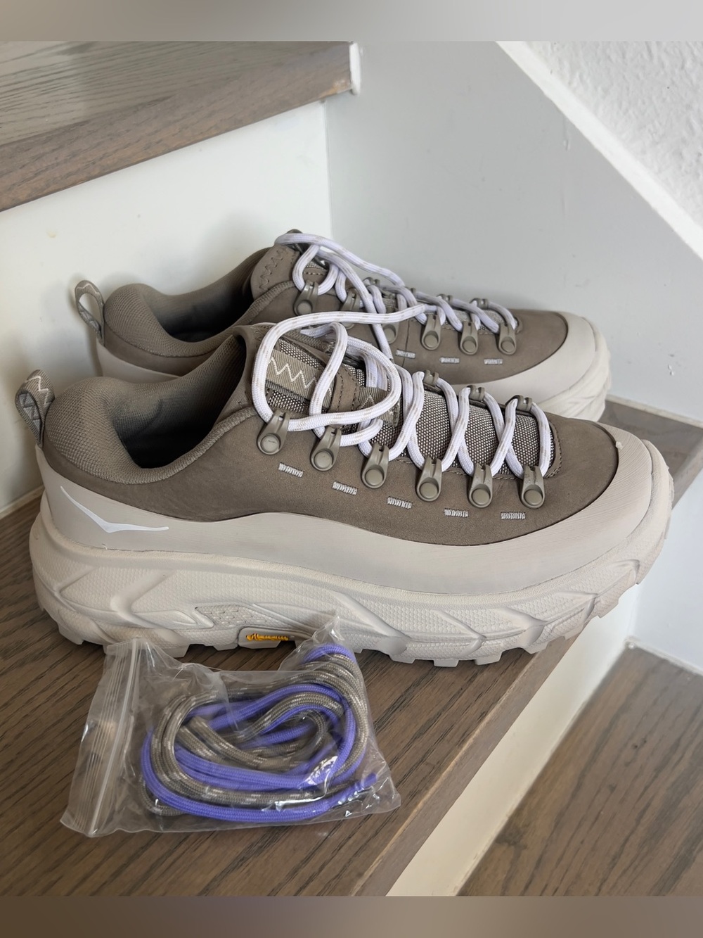 HOKA Tor Summit Hiking Sneakers in Light Roast / Putty NWOB - Picture 4 of 9